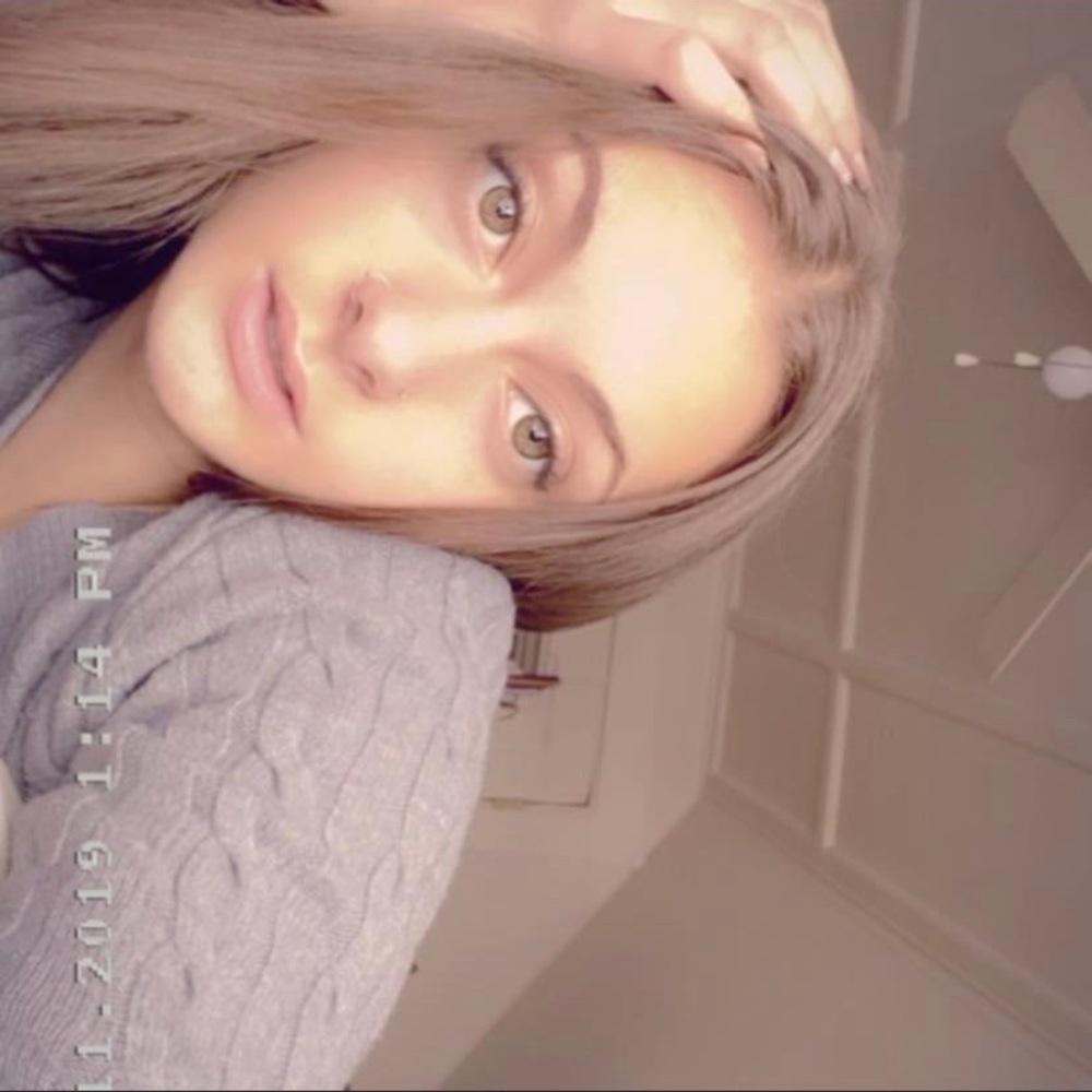 Meet your Posher, Ariana